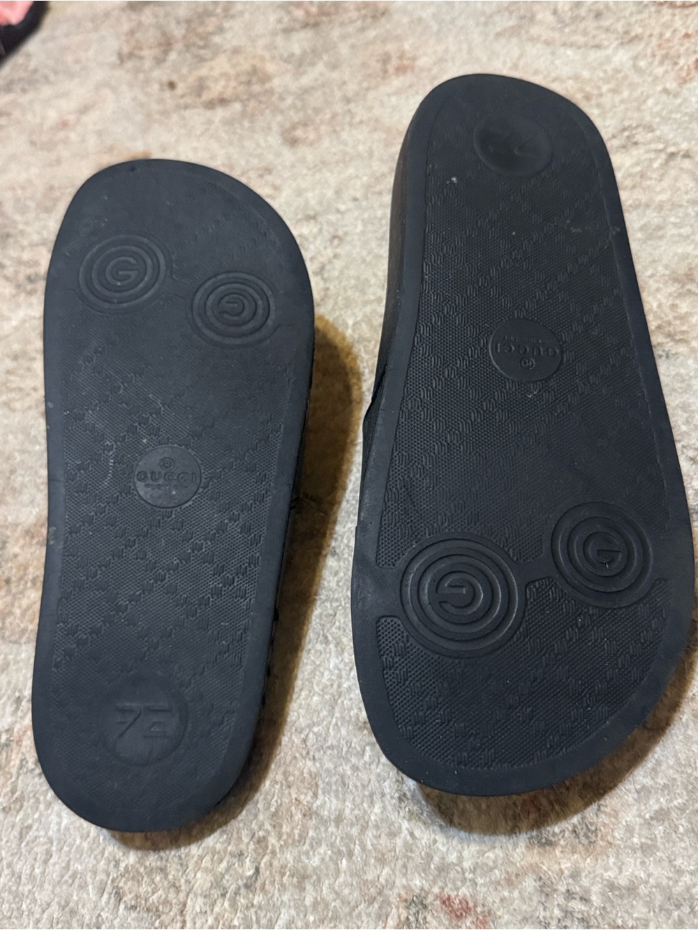 Gucci Rubber Slides - Picture 2 of 3